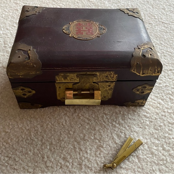 VINTAGE Wooden Chest Jewelry Box Wood and Brass accent with Antique Style Lock - Picture 1 of 11